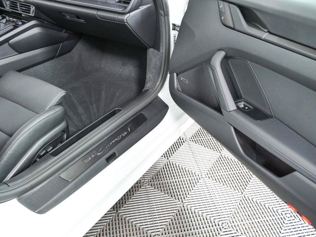 New 2026 Porsche 911 Carrera T RWD image 22