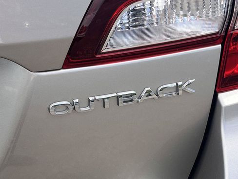 Used 2019 Subaru Outback 2.5i Limited w/ Popular Package #2 AWD/4WD image 13