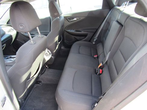 Used 2020 Chevrolet Malibu LT image 9