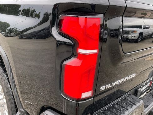 Used 2024 Chevrolet Silverado 2500 High Country w/ Technology Package AWD/4WD image 27