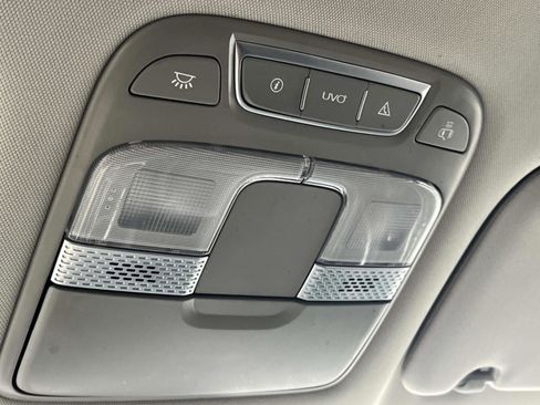 Used 2022 Kia Telluride LX image 37