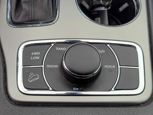 Used 2020 Jeep Grand Cherokee Altitude AWD/4WD image 31