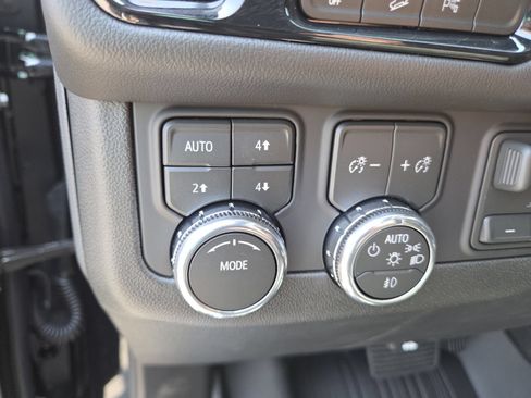 New 2026 GMC Yukon Elevation w/ Elevation Premium Package AWD/4WD image 6