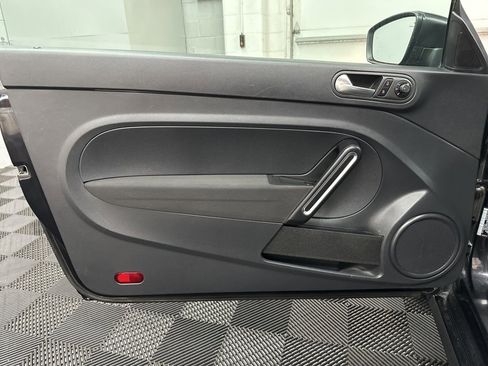 Used 2018 Volkswagen Beetle 2.0T S image 19