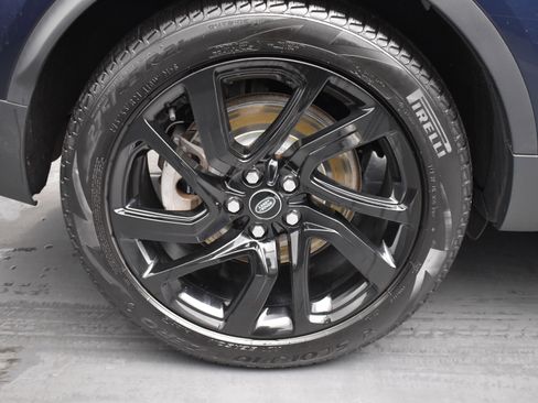 Used 2023 Land Rover Discovery S image 20