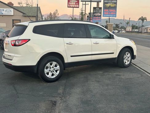 Used 2015 Chevrolet Traverse LS image 9