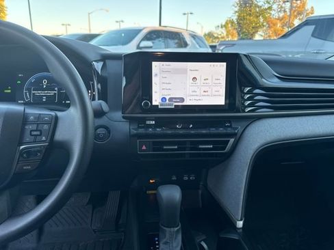 Used 2025 Toyota Camry LE image 17