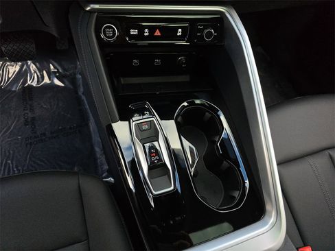 New 2025 Audi Q5 Premium image 28
