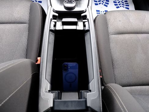 Used 2025 Nissan Rogue SV AWD/4WD image 25