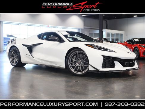 Used 2024 Chevrolet Corvette Z06 w/ Z07 Performance Package RWD image 1
