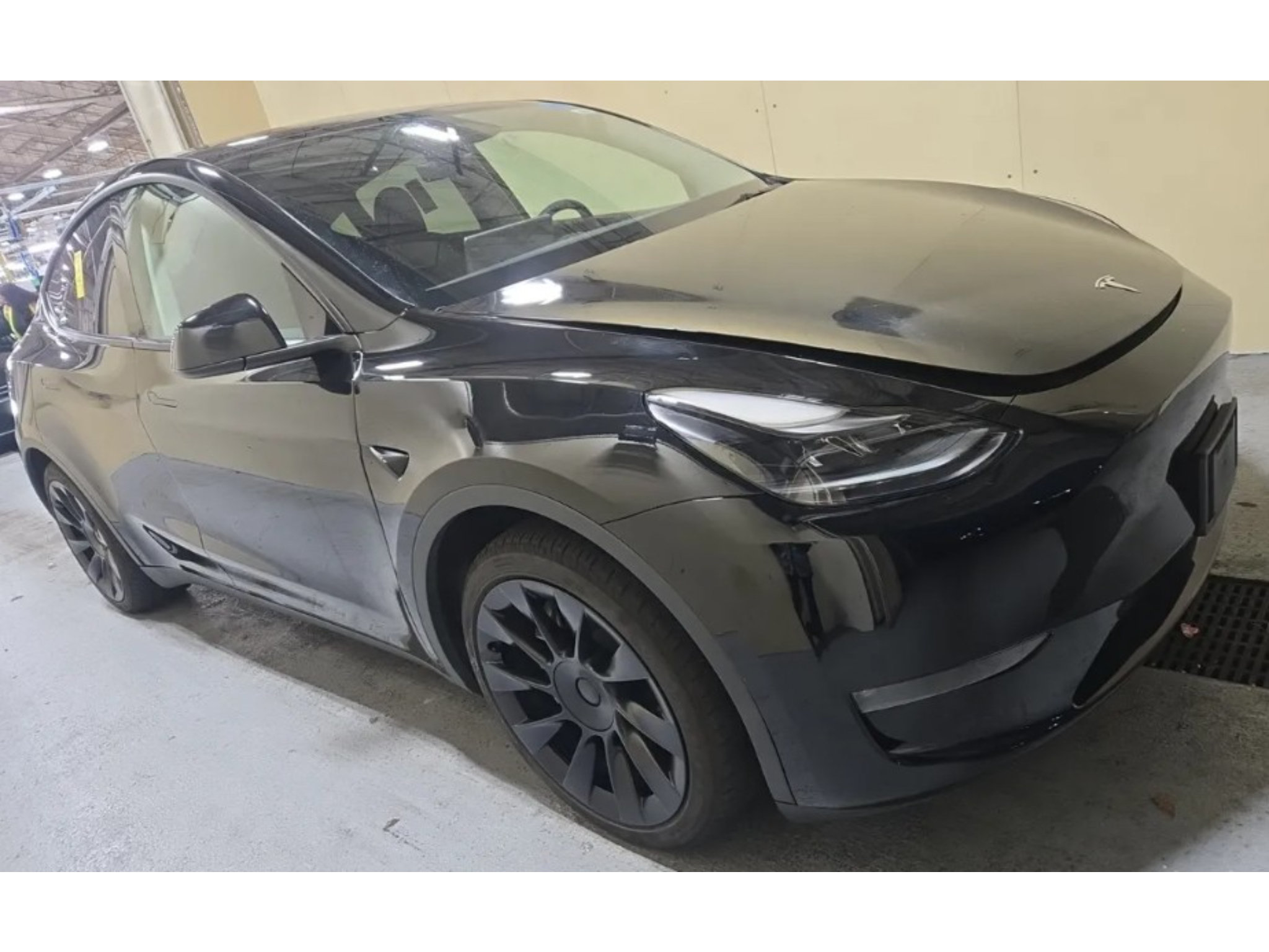 Used 2023 Tesla Model Y Long Range AWD/4WD image 3