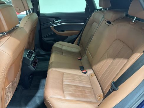 Used 2022 Audi e-tron Premium w/ Convenience Plus Package image 26