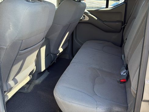 Used 2016 Nissan Frontier SV w/ SV Value Truck Package AWD/4WD image 18