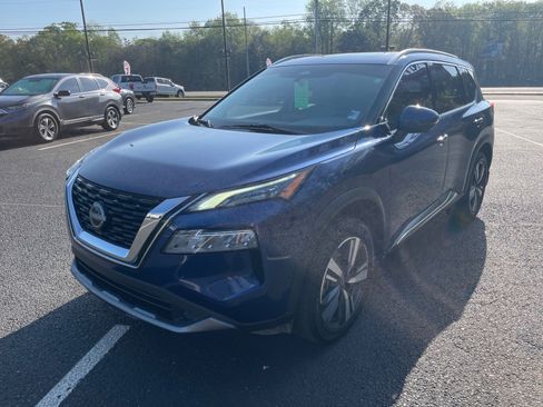 Used 2022 Nissan Rogue SL w/ SL Premium Package image 3