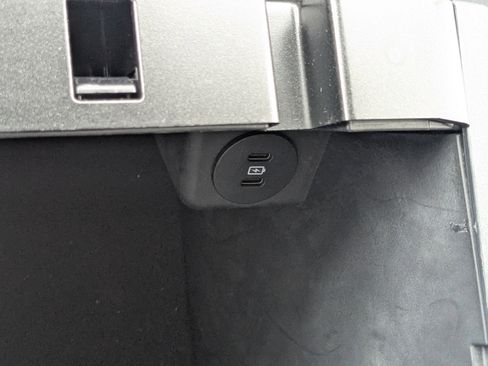 Used 2025 Ford Explorer ST-Line w/ ST-Line Street Pack image 27