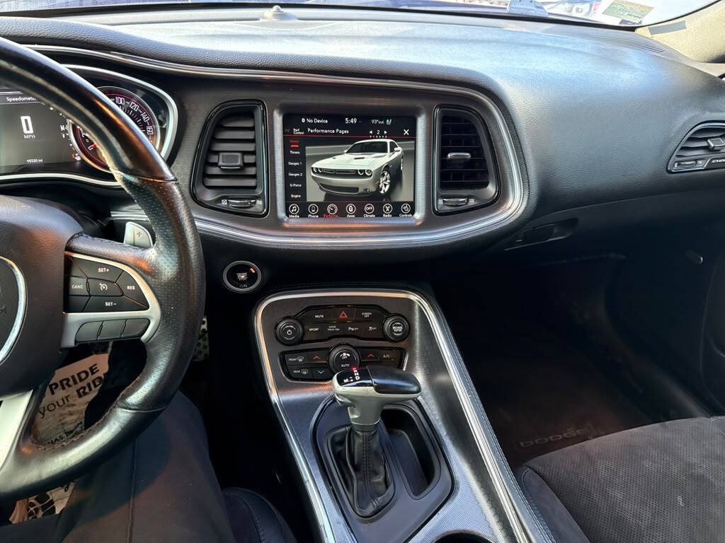 Used 2017 Dodge Challenger R/T Scat Pack w/ Leather Interior Group RWD image 42
