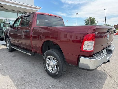 Used 2022 RAM 2500 Tradesman w/ Chrome Appearance Group AWD/4WD image 4