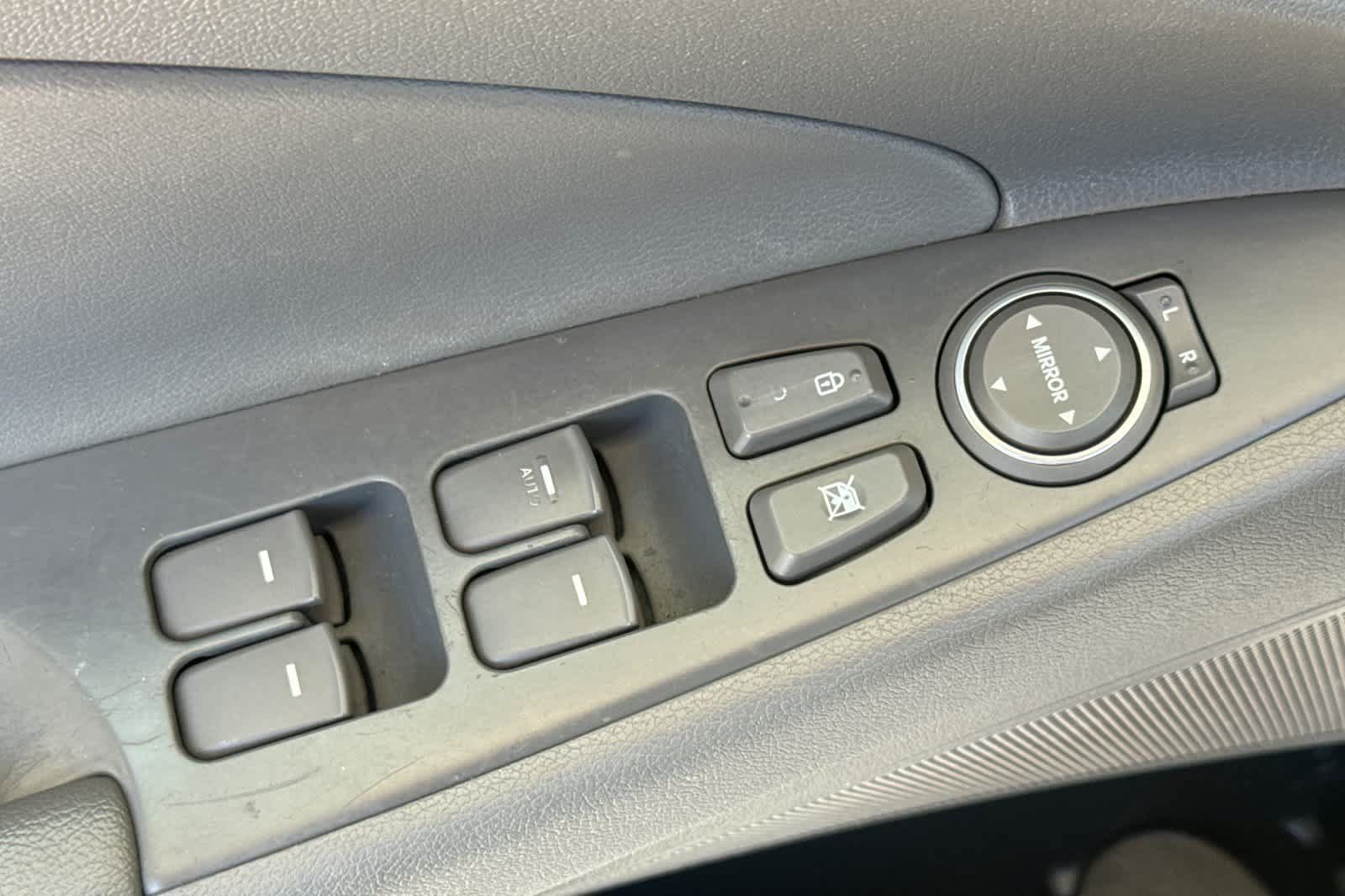 Used 2011 Hyundai Sonata Limited w/ Navigation Pkg 5 FWD image 13