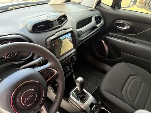 Used 2022 Jeep Renegade Latitude AWD/4WD image 15
