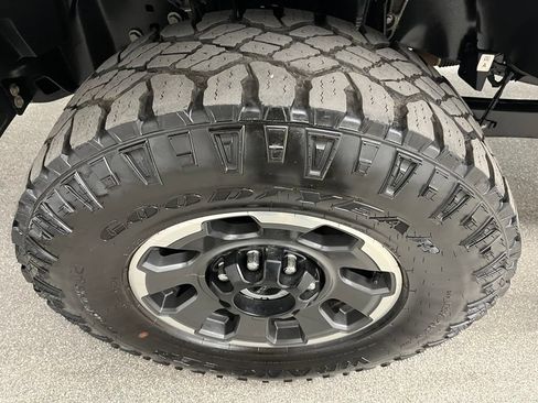 Used 2024 Ford F350 Platinum w/ Tremor Off-Road Package AWD/4WD image 15