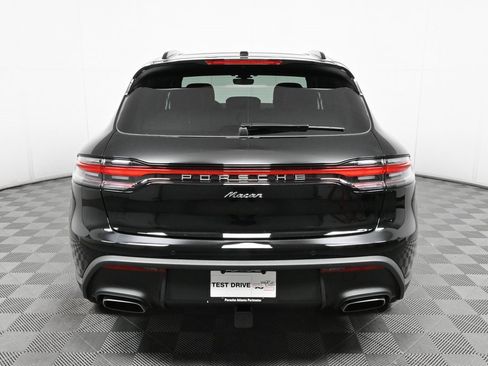 Certified 2025 Porsche Macan AWD image 27