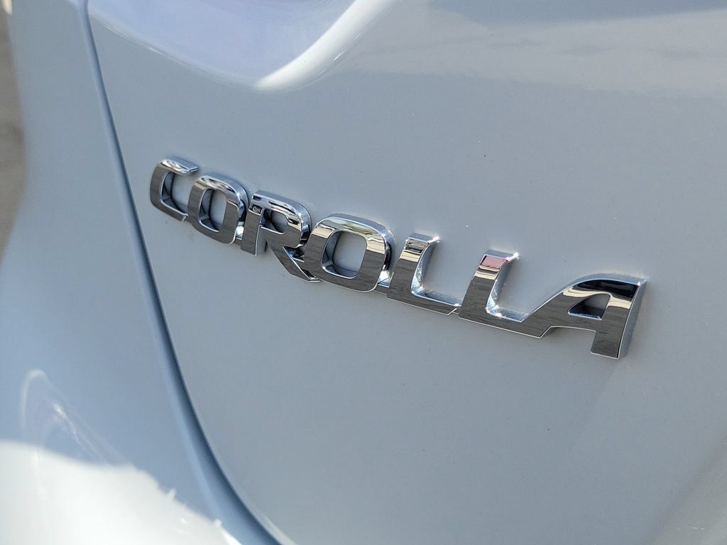 Used 2024 Toyota Corolla LE FWD image 9
