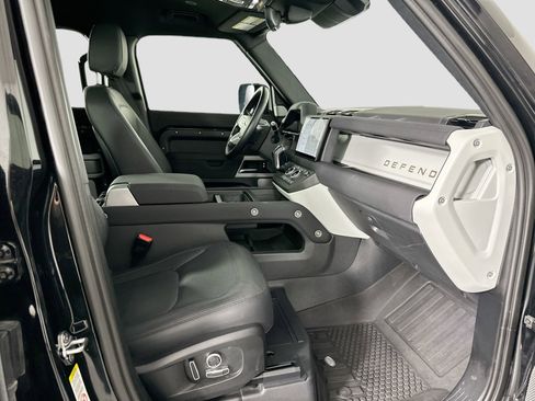 Certified 2023 Land Rover Defender 130 SE image 28