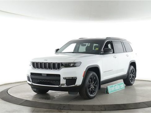 Used 2023 Jeep Grand Cherokee L Limited w/ MOPAR Finishing Package AWD/4WD image 10