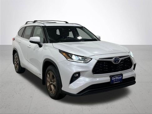 Used 2023 Toyota Highlander Bronze Edition image 8