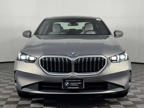 Used 2024 BMW 530i xDrive w/ Premium Package AWD/4WD image 6