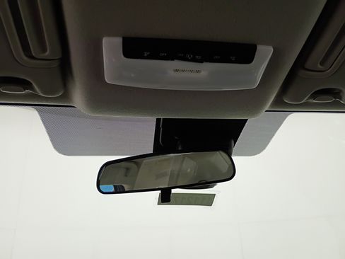 New 2025 Nissan Versa SV w/ Trunk Package image 32