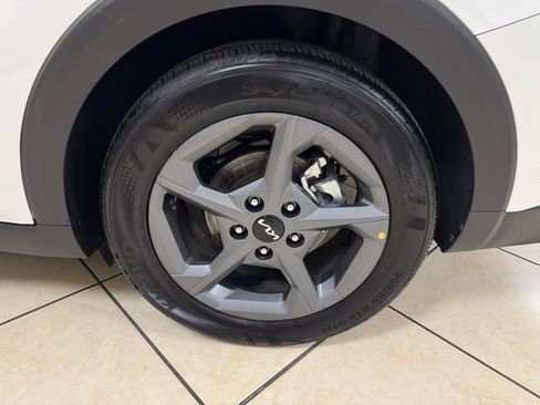Used 2025 Kia K4 FWD image 20