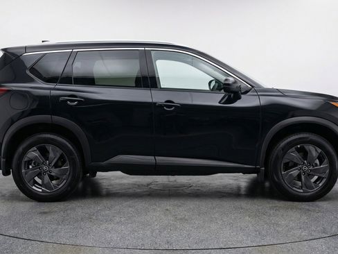 Used 2025 Nissan Rogue SV image 11