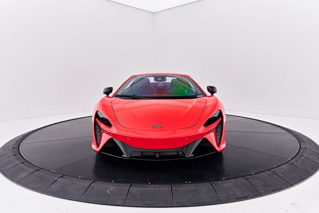 Used 2025 McLaren Artura Spider RWD image 24