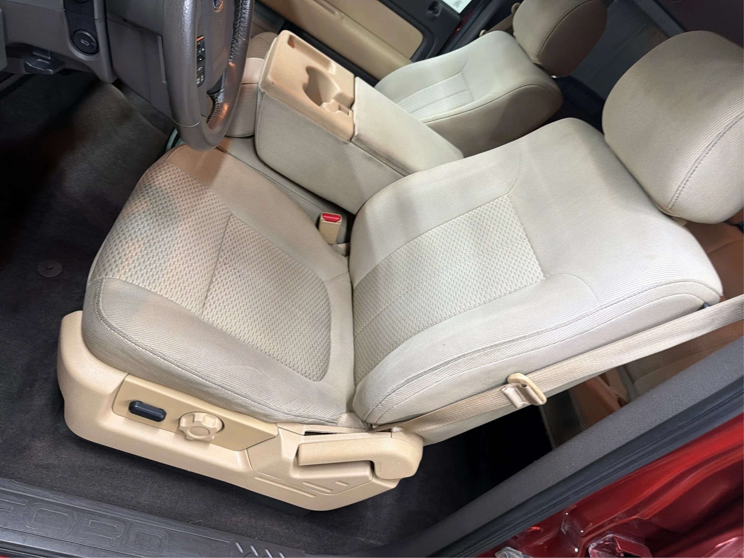 Used 2014 Ford F150 XLT w/ XLT Chrome Package RWD image 15