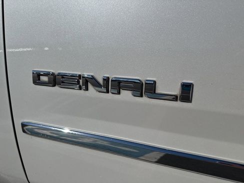 Used 2019 GMC Yukon XL Denali w/ Denali Ultimate Package image 12