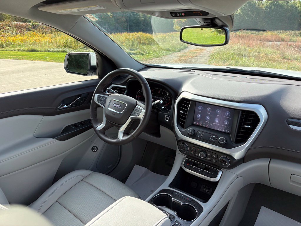 Used 2023 GMC Acadia SLT w/ Preferred Package AWD/4WD image 35