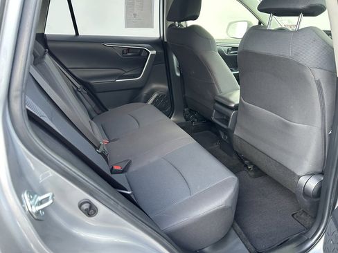 Used 2019 Toyota RAV4 LE image 12