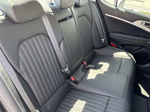 New 2026 Genesis G70 2.5T Prestige image 30