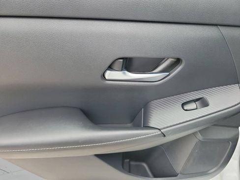 Used 2023 Nissan Sentra SV FWD image 15