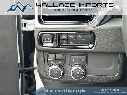Used 2025 GMC Yukon Denali AWD/4WD image 33