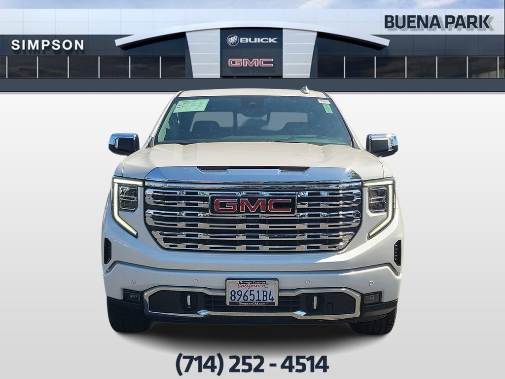 Used 2024 GMC Sierra 1500 Denali w/ Technology Package AWD/4WD image 3