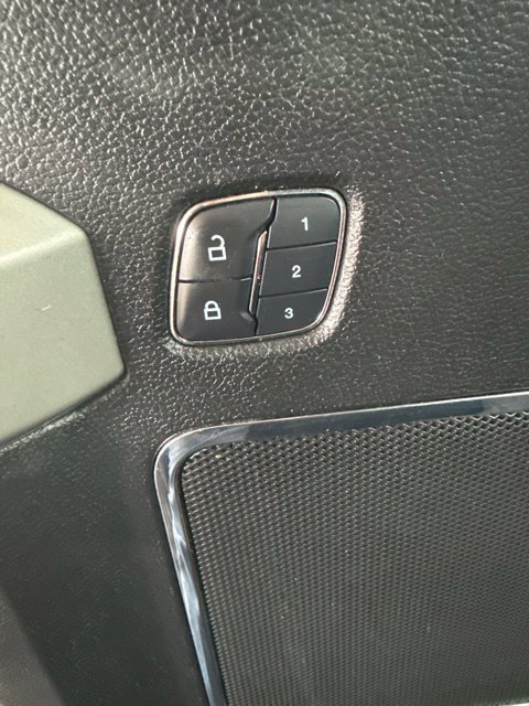 Used 2018 Ford F150 Lariat w/ Equipment Group 502A Luxury AWD/4WD image 15