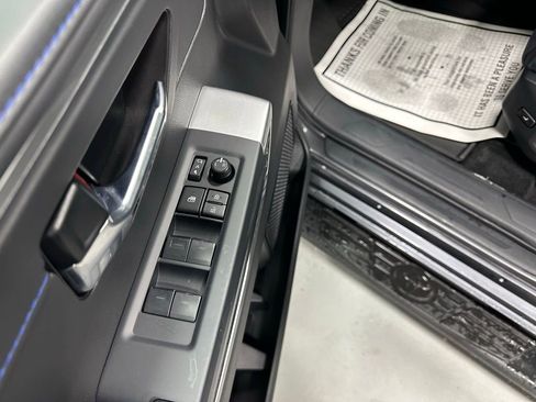 Used 2025 Toyota Tundra Platinum image 9