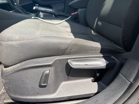 Used 2016 Volkswagen Golf S FWD image 9