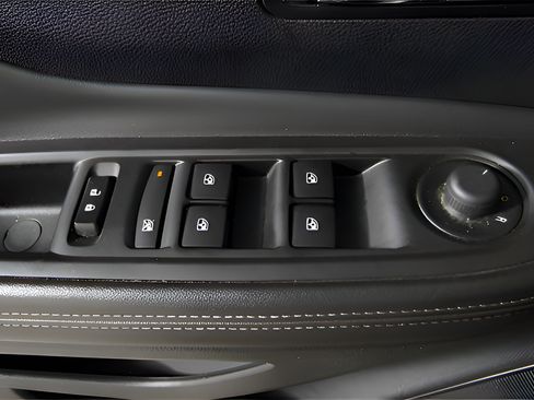 Used 2018 Buick Encore Preferred FWD image 19