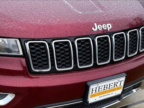 Used 2017 Jeep Grand Cherokee Limited image 30
