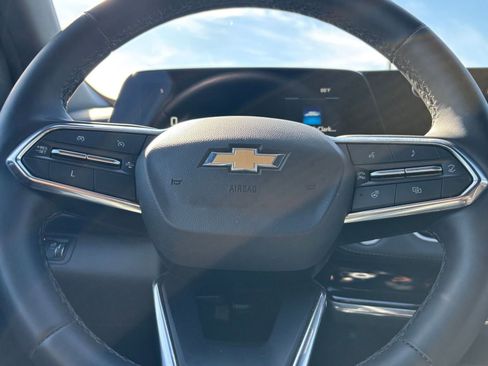 Used 2025 Chevrolet Equinox LT image 29