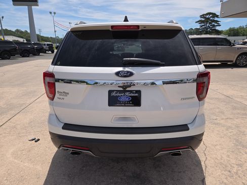 Used 2018 Ford Explorer XLT FWD image 7