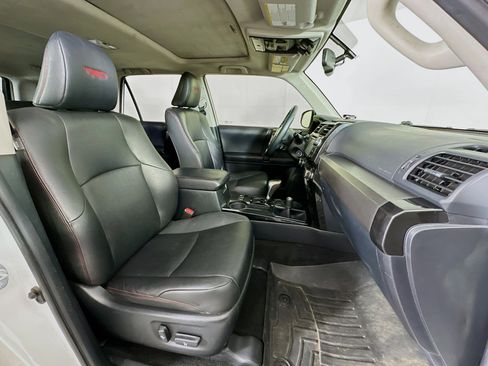 Used 2019 Toyota 4Runner TRD Off-Road Premium image 31